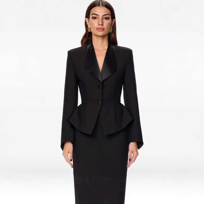 Damen Taillierter Blazer mit Schößchen Satin‑Schalkragen und schlanker Silhouette Nord Taschen