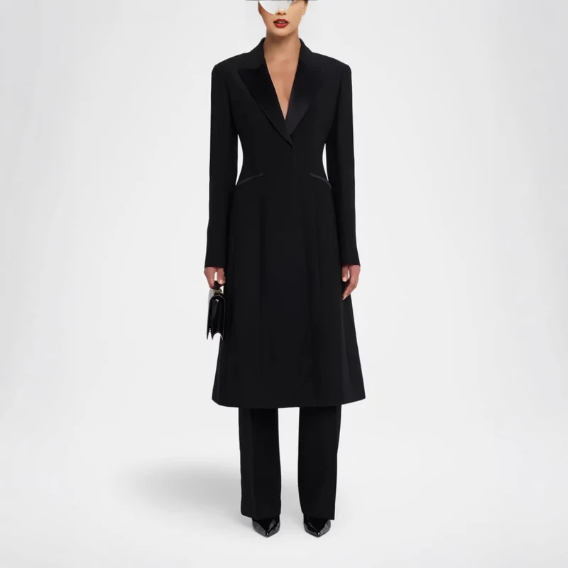 Damen Taillierter Abendlicher Mantel-Blazer mit Satinrevers und schlanker Silhouette Nord Taschen