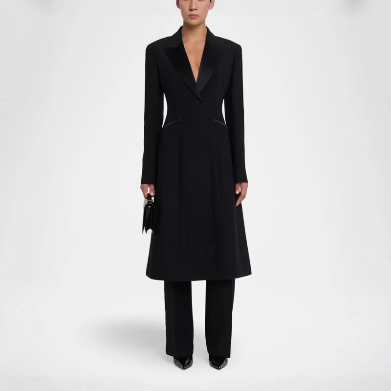 Damen Taillierter Abendlicher Mantel-Blazer mit Satinrevers und schlanker Silhouette Nord Taschen