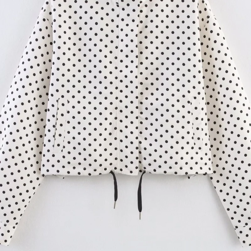 Damen Gekürzte gesteppte Jacke mit Polka‑Dot‑Print, Stehkragen und Tunnelzug Nord Taschen