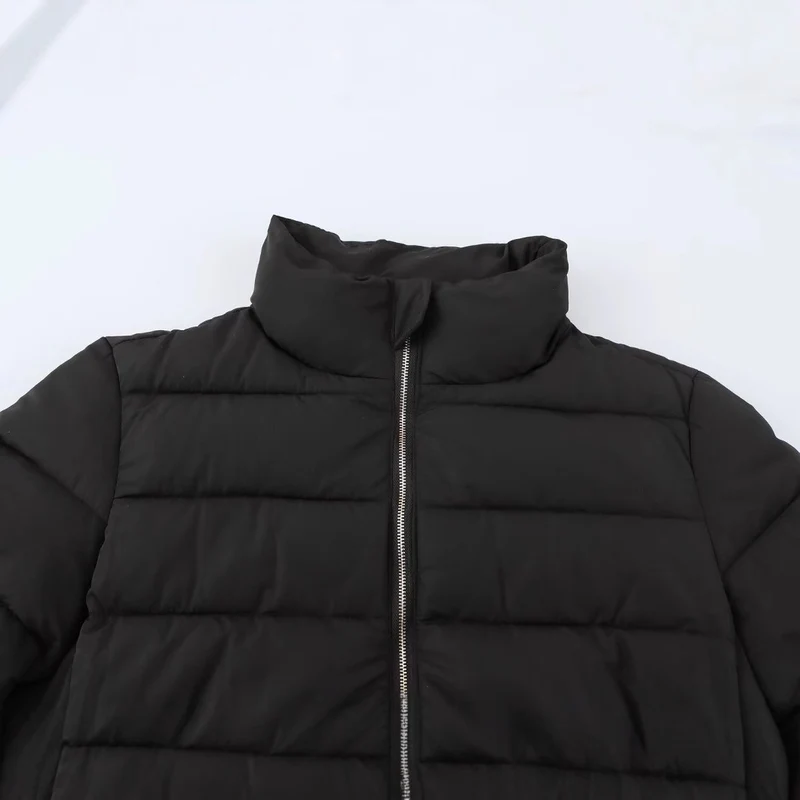 Damen Kurze gesteppte Jacke mit Stehkragen, Reißverschluss und elastischen Bündchen Nord Taschen