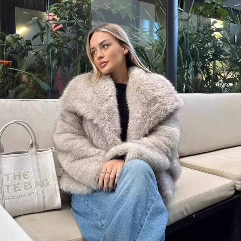 Damen Kurzboxy Kunstfelljacke mit breitem Schalkragen und langfaserigem Faux-Fur Nord Taschen
