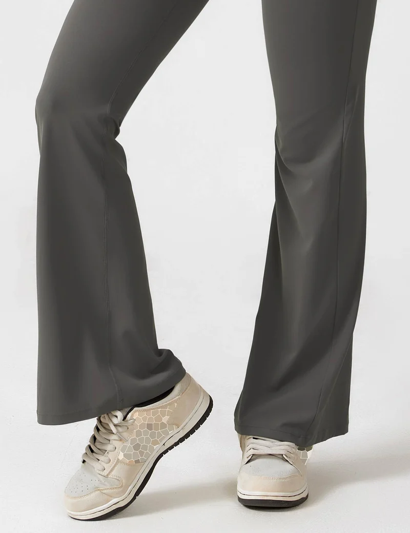 V-Rücken Auslaufender Jumpsuit