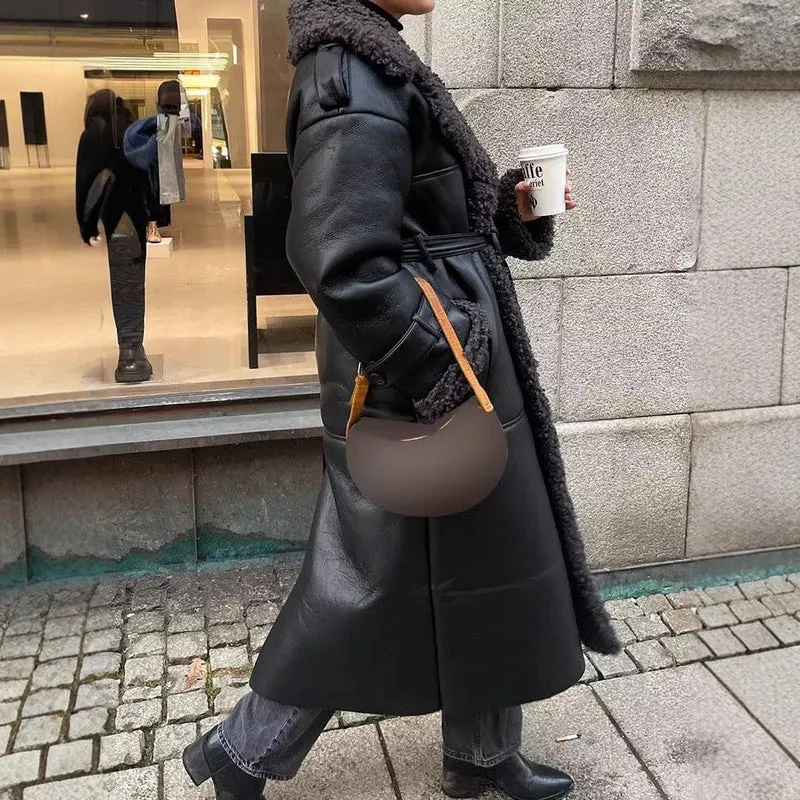 Damen langer Kunstleder-Mantel mit Teddy-Futter und Taillengürtel Nord Taschen