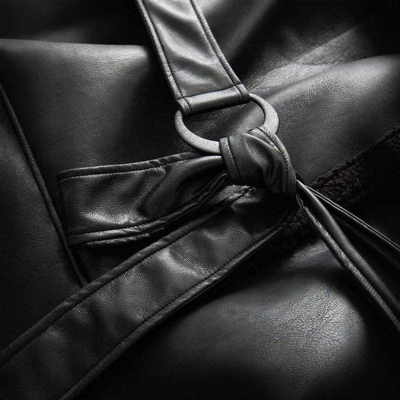 Damen langer Kunstleder-Mantel mit Teddy-Futter und Taillengürtel Nord Taschen