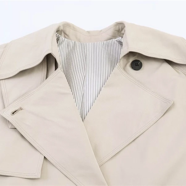 Damen Kurz geschnittener Oversized Trenchcoat mit Taillengürtel und doppelreihiger Knopfleiste Nord Taschen