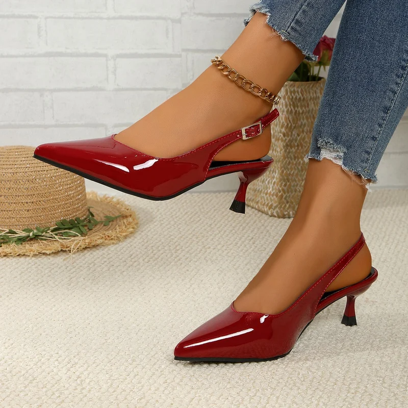 Damen Slingback Pumps aus glänzendem Lackmaterial mit elegantem spitzem Design Nord Taschen
