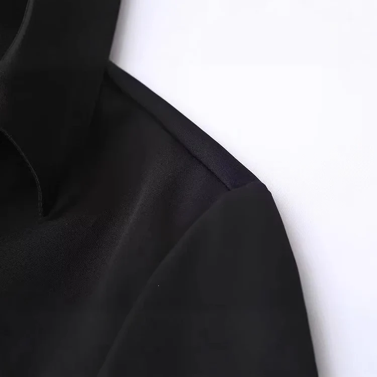 Damen Elegante taillierte Hemdbluse mit feiner Knopfleiste und spitzem Kragen Nord Taschen