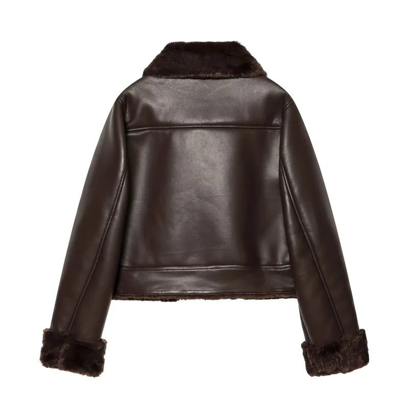 Damen Kurzjacke in Lammfell‑Optik mit Pelzkragen, aufgesetzten Taschen und Knopfleiste Nord Taschen