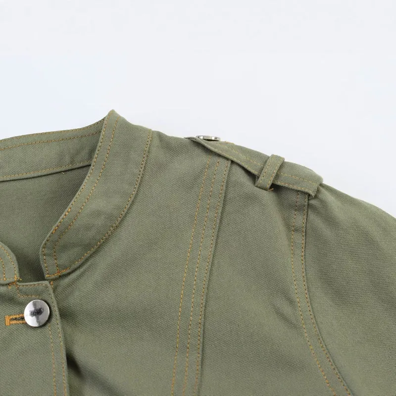 Damen Kurzjacke im Utility‑Stil mit Stehkragen und Schulterriegeln Nord Taschen