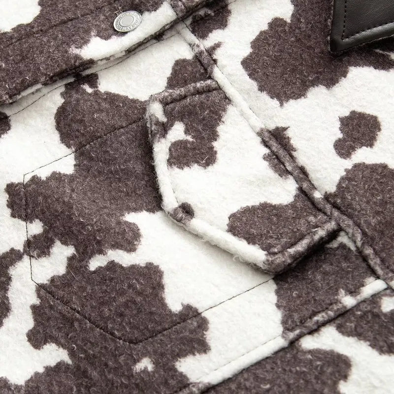 Damen Kurzjacke im Trucker‑Stil mit Kuhfleckenmuster und Kunstlederkragen Nord Taschen
