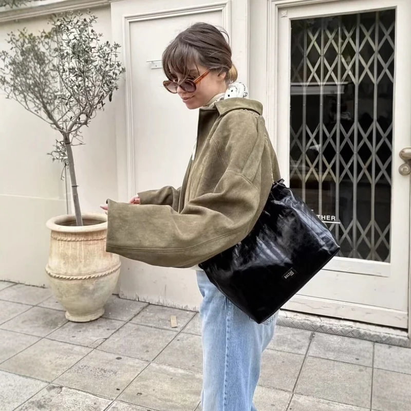 Damen Kurzjacke im Oversize‑Schnitt aus Wildleder‑Optik mit ballonförmigem Saum und Schulterpatten Nord Taschen