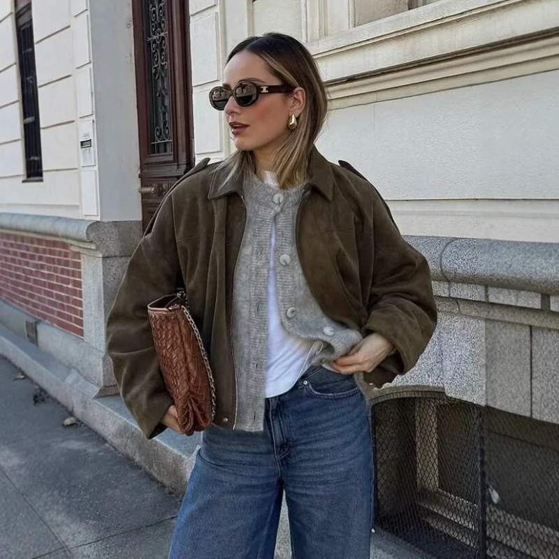 Damen Kurzjacke im Oversize‑Schnitt aus Wildleder‑Optik mit ballonförmigem Saum und Schulterpatten Nord Taschen