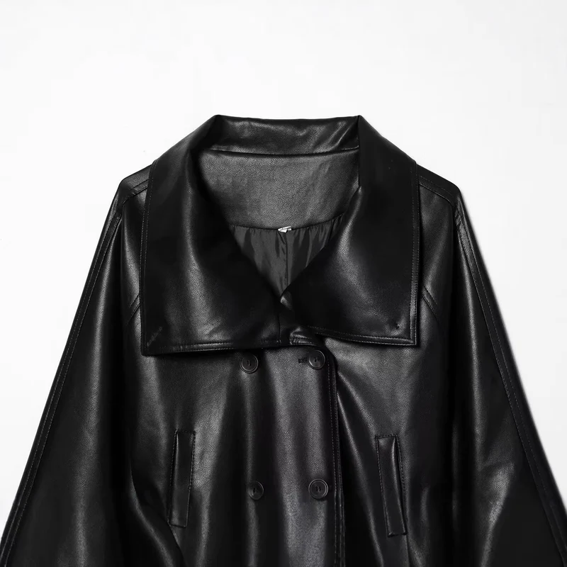 Damen Kurz geschnittener Doppelreihiger Kunstleder-Blouson mit Taillengürtel und weitem Reverskragen Nord Taschen