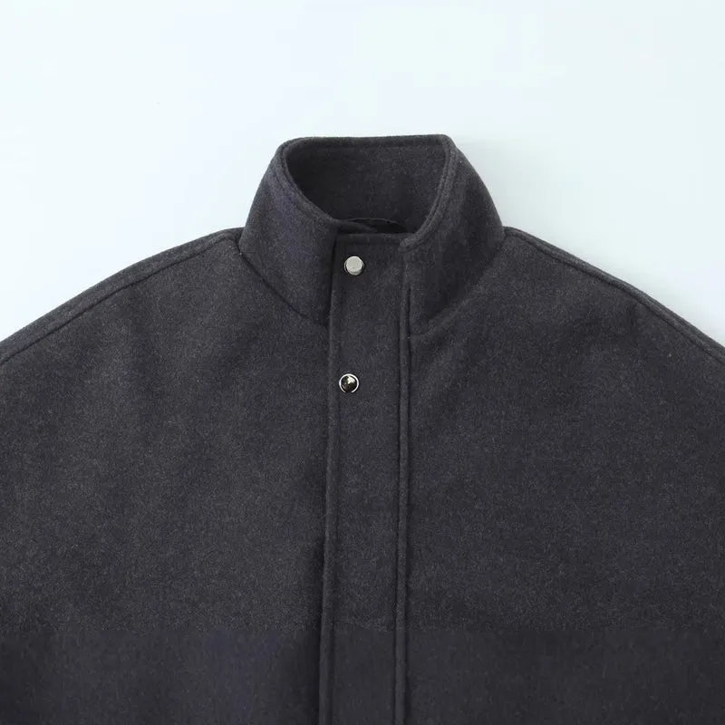 Damen Kurz geschnittene Wollblousonjacke mit Stehkragen, Druckknopfleiste und elastischem Saum Nord Taschen