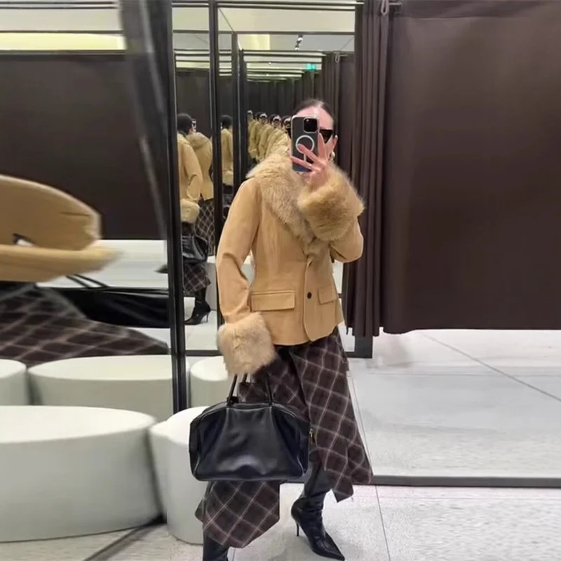 Damen Kurzjacke aus Veloursimitat mit voluminösem Schalkragen und Fellbündchen Nord Taschen