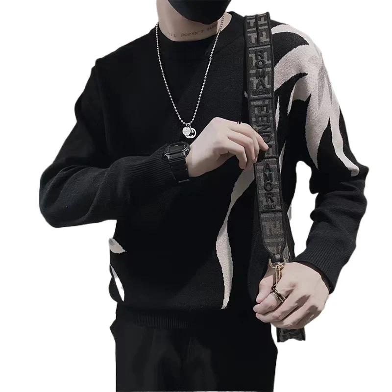 Herren Strickpullover mit abstraktem Flammen‑Jacquard und Rundhalsausschnitt Nord Taschen