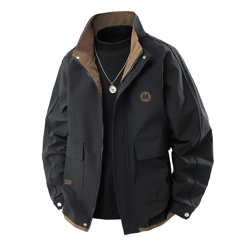 Herren Leichter Urbaner Blouson mit hohem Stehkragen, Kontrastfutter und Pattentaschen Nord Taschen