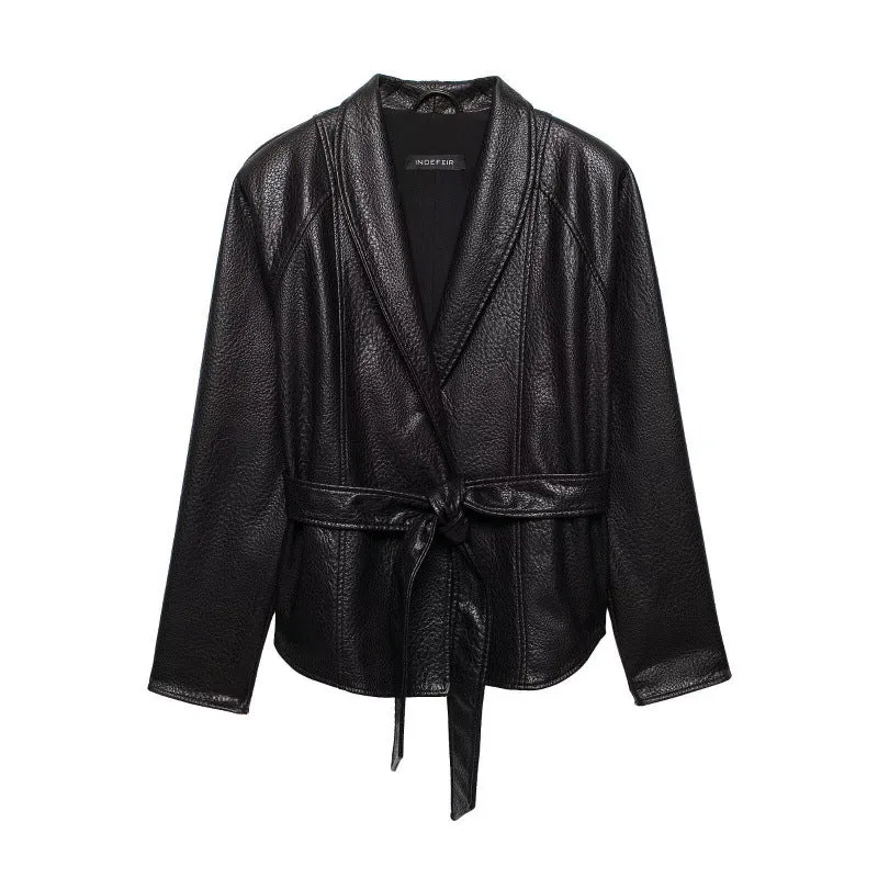 Damen Kurzjacke aus genarbtem Leder mit Schalkragen und Bindegürtel Nord Taschen