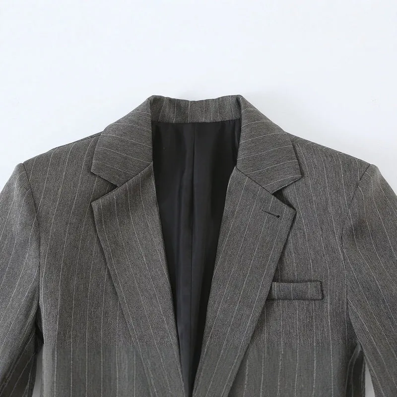 Damen Kurzgeschnittener Nadelstreifen-Blazer mit seitlichen Cut-Outs und Schnürdetail Nord Taschen