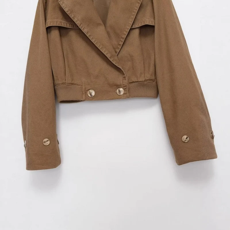 Damen Kurz geschnittene Utility-Jacke im Field-Stil mit weitem Revers und tailliertem Taillenbund Nord Taschen