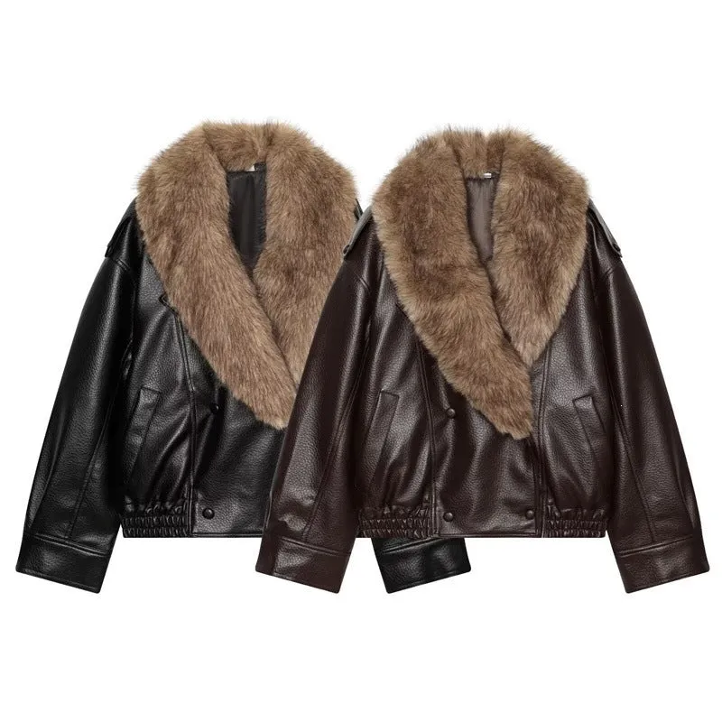 Damen Kurz geschnittene Lederjacke mit vollem Pelzkragen und elastischem Saum Nord Taschen