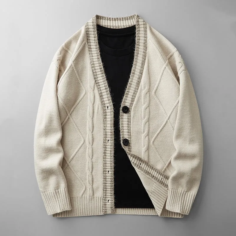 Herren Strickcardigan mit Zopfmuster, V-Ausschnitt und Kontrastkante Nord Taschen
