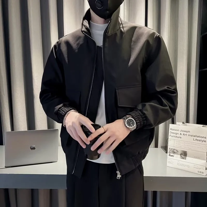Herren Leichte Tech-Bomberjacke mit Stehkragen, großer Klappbrusttasche und elastischem Saum Nord Taschen
