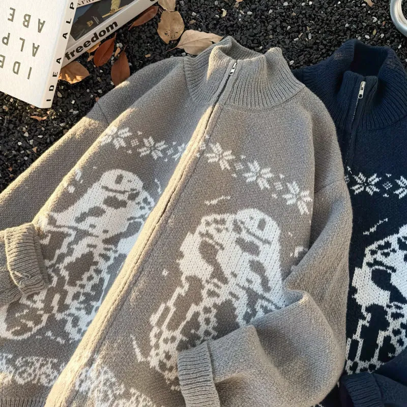 Unisex Übergroße Strickjacke mit durchgehendem Reißverschluss, hohem Rippkragen und Eulen-Intarsien Nord Taschen
