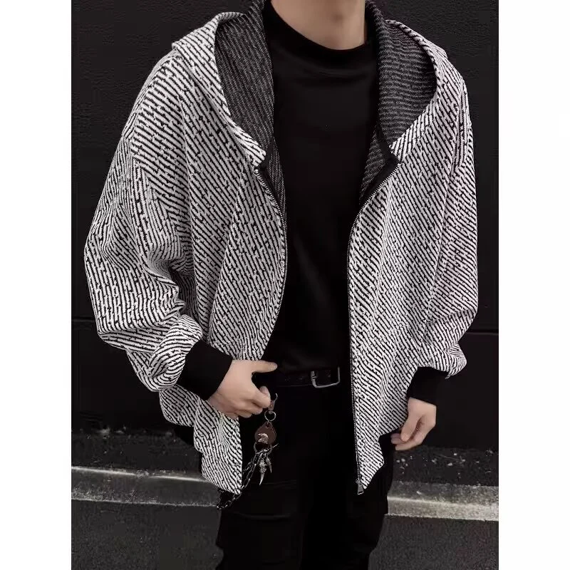 Unisex Oversized Strick-Kapuzenjacke mit Allover-Strukturmuster und Eingrifftaschen Nord Taschen