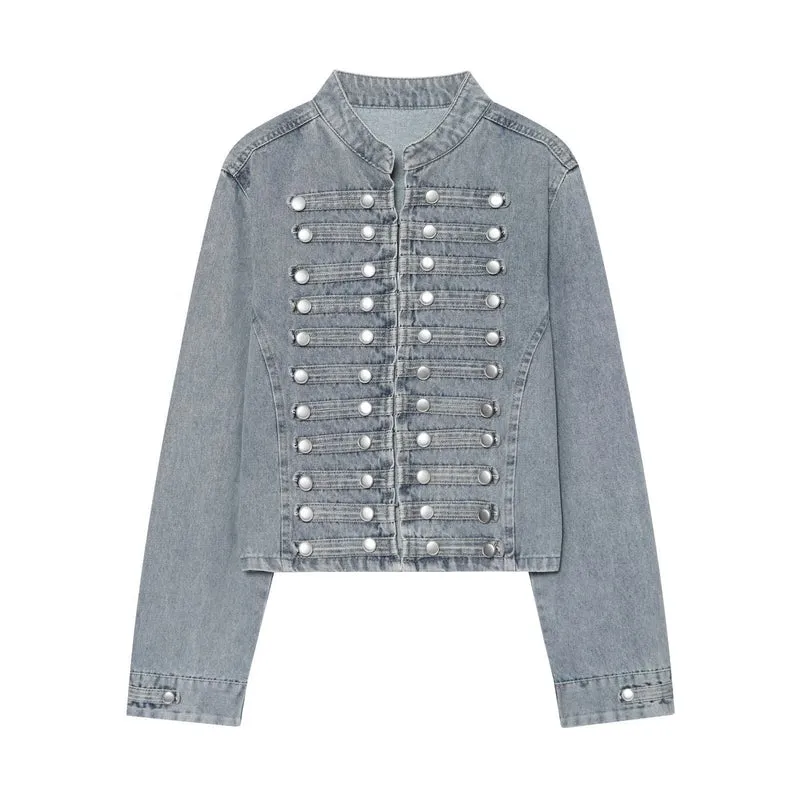 Damen Kurz geschnittene Denimjacke im Militärstil mit Stehkragen und Zierknopfreihen Nord Taschen