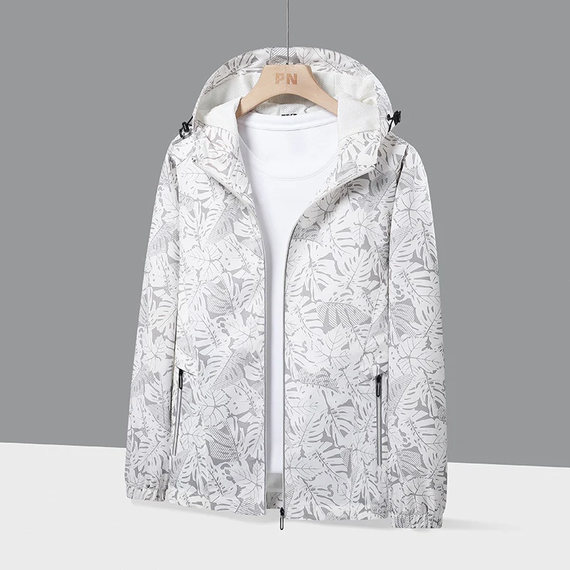 Herren Leichte Kapuzen-Windjacke mit botanischem Alloverprint und elastischen Bündchen Nord Taschen