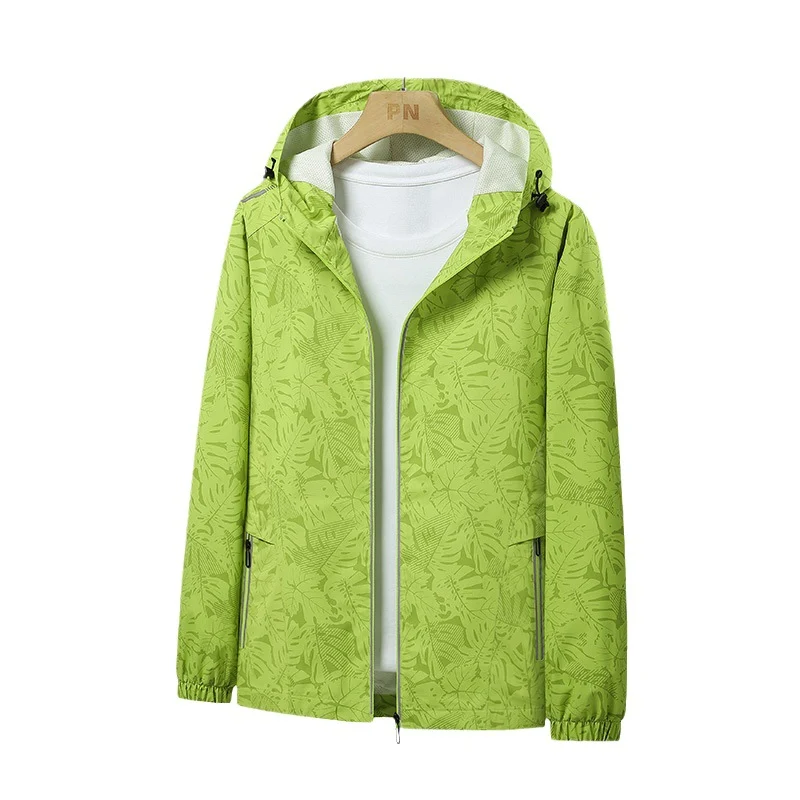 Herren Leichte Kapuzen-Windjacke mit botanischem Alloverprint und elastischen Bündchen Nord Taschen
