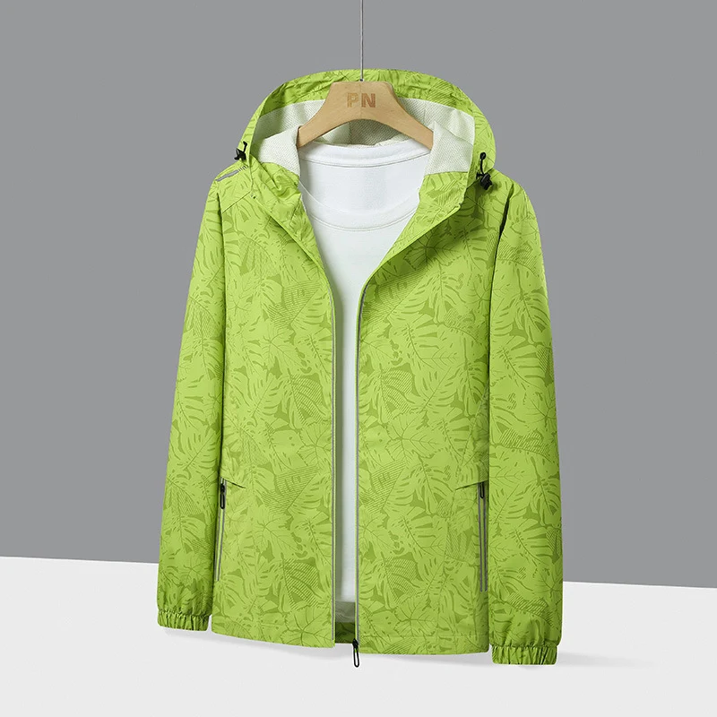 Herren Leichte Kapuzen-Windjacke mit botanischem Alloverprint und elastischen Bündchen Nord Taschen