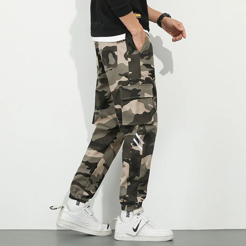 Herren Urbanes Camouflage-Jogger mit Utility-Taschen und elastischem Knöchelsaum Nord Taschen