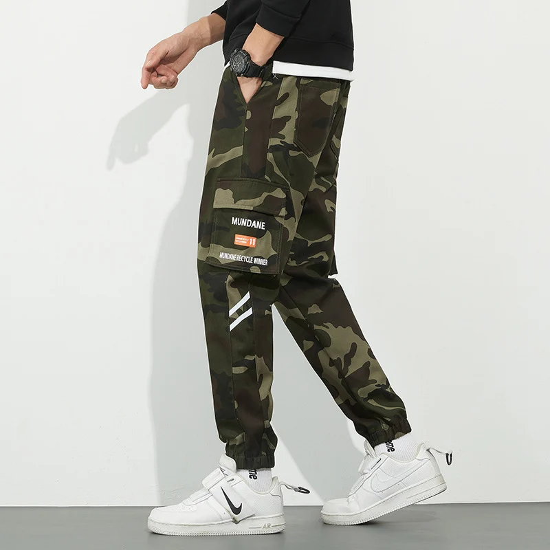 Herren Urbanes Camouflage-Jogger mit Utility-Taschen und elastischem Knöchelsaum Nord Taschen