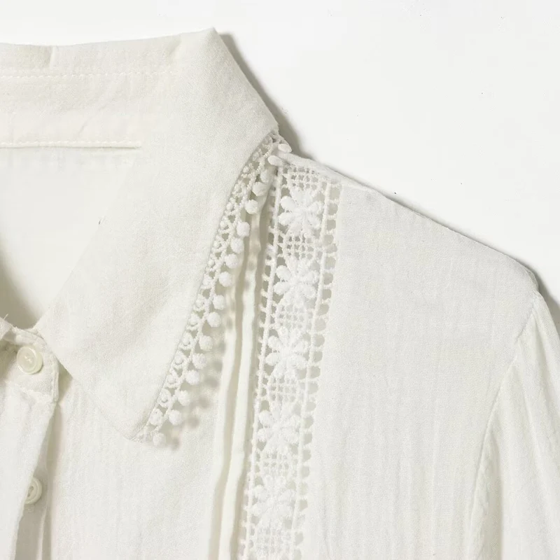 Damen Bluse mit zarter Spitzenapplikation, verdeckter Knopfleiste und Ballonärmeln Nord Taschen