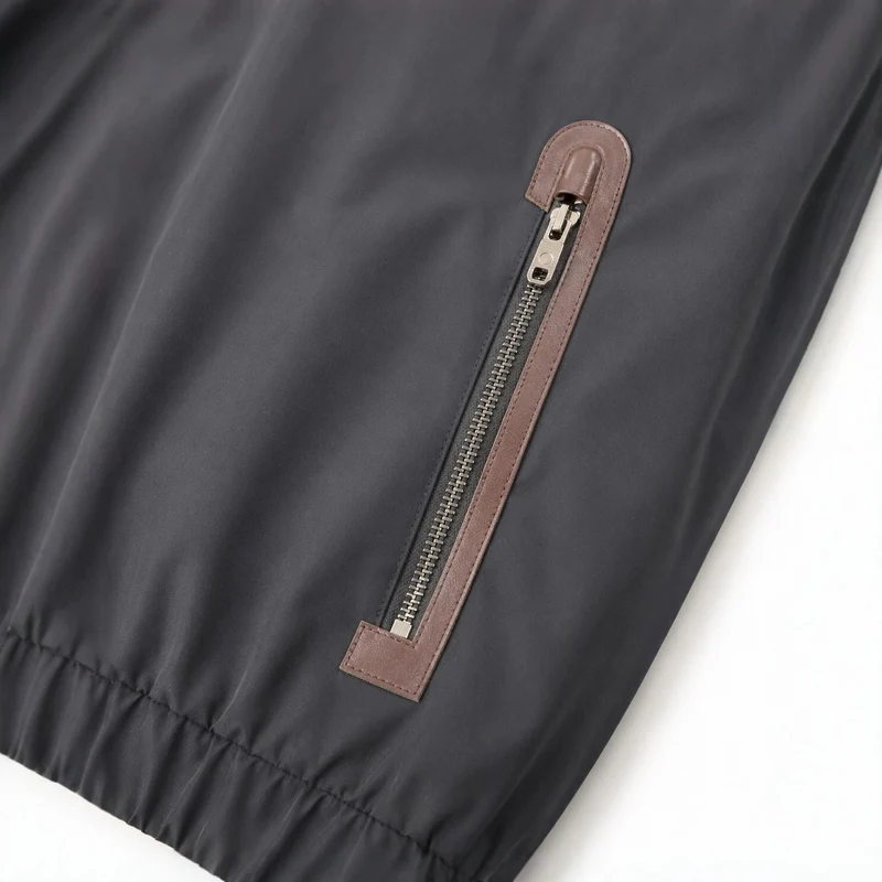 Herren Leichte Softshell‑Hoodiejacke mit wasserabweisender Außenlage, Lederapplikationen und Reißverschlusstaschen Nord Taschen