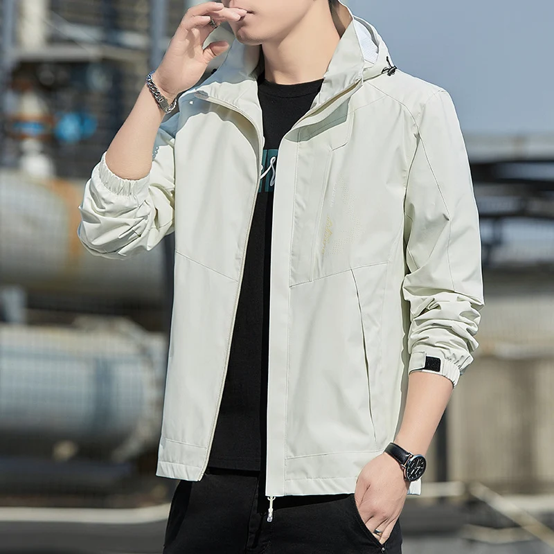 Herren Leichte Kapuzen-Softshelljacke mit winddichter Membran und minimalistischem Urban‑Schnitt Nord Taschen