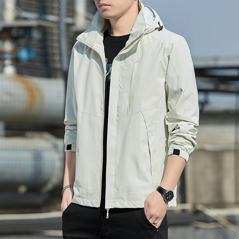 Herren Leichte Kapuzen-Softshelljacke mit winddichter Membran und minimalistischem Urban‑Schnitt Nord Taschen
