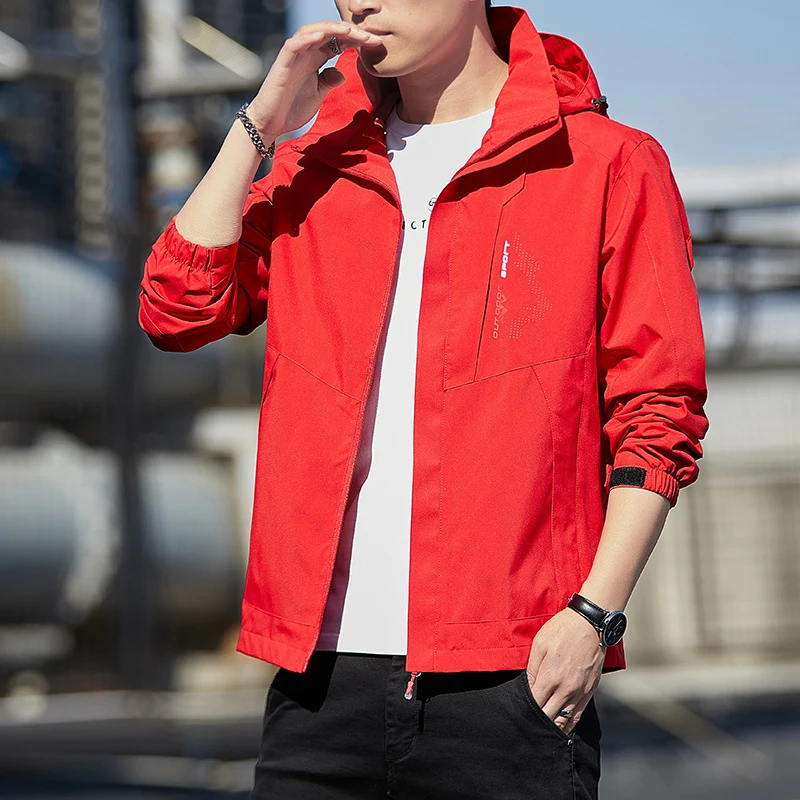 Herren Leichte Kapuzen-Softshelljacke mit winddichter Membran und minimalistischem Urban‑Schnitt Nord Taschen