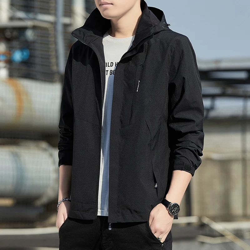 Herren Leichte Kapuzen-Softshelljacke mit winddichter Membran und minimalistischem Urban‑Schnitt Nord Taschen