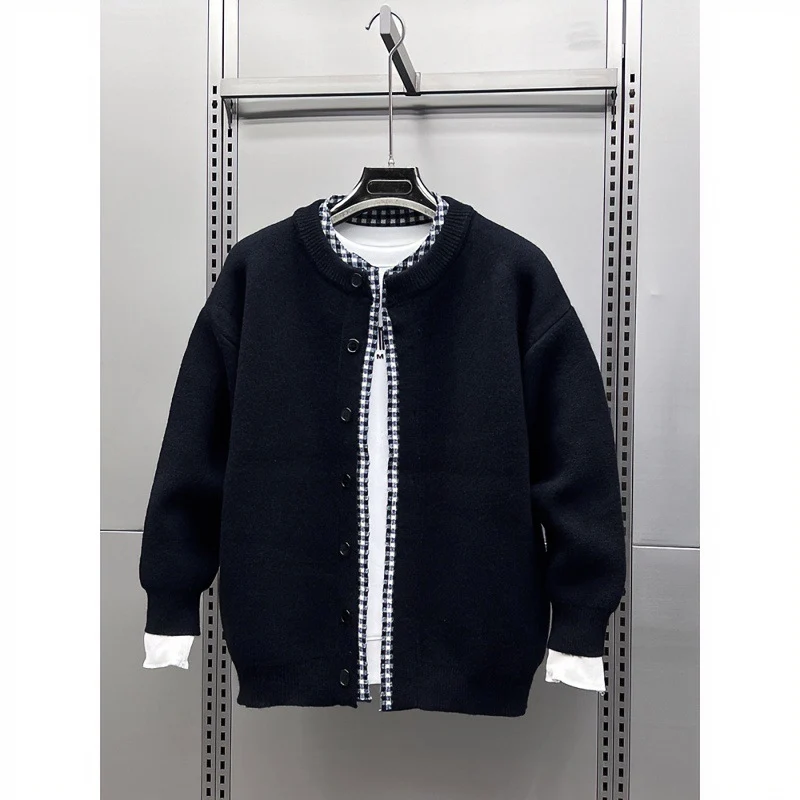 Unisex Lässige Strickjacke im Layering-Look mit Rundhals und Kontrast-Karoinnenschicht Nord Taschen