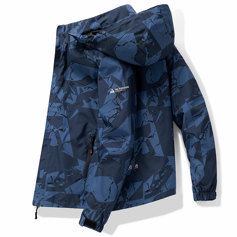 Herren Technische wasserdichte Kapuzenjacke mit grafischem Camouflage‑Print, Reißverschlusstaschen und verstellbarem Saum Nord Taschen