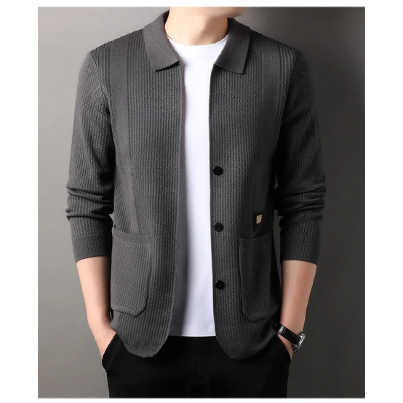 Herren Feinstrukturierte Strickjacke mit Hemdkragen, Knopfleiste und aufgesetzten Taschen Nord Taschen