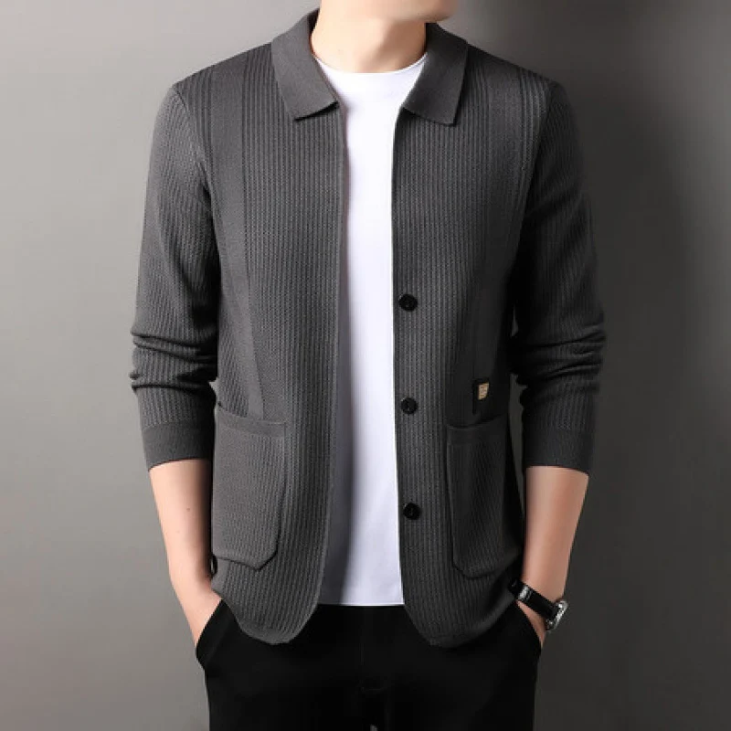 Herren Feinstrukturierte Strickjacke mit Hemdkragen, Knopfleiste und aufgesetzten Taschen Nord Taschen