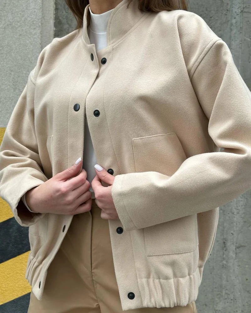 Damen Kurz geschnittene Bomberjacke aus Wollmix mit Druckknopfverschluss und elastischem Saum Nord Taschen