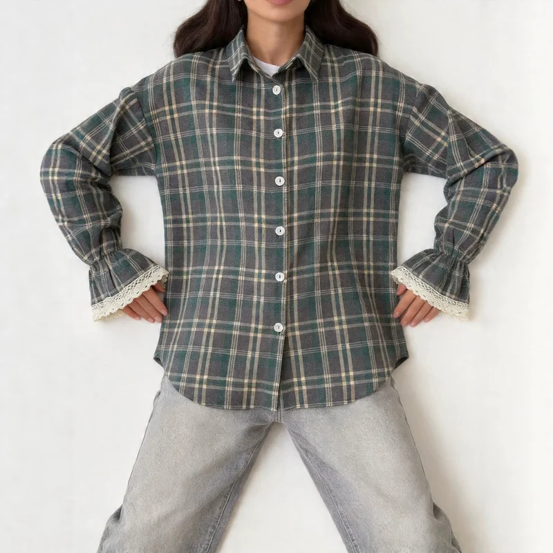 Damen Karo-Hemdbluse mit Spitzenmanschetten und Oversize-Schnitt Nord Taschen
