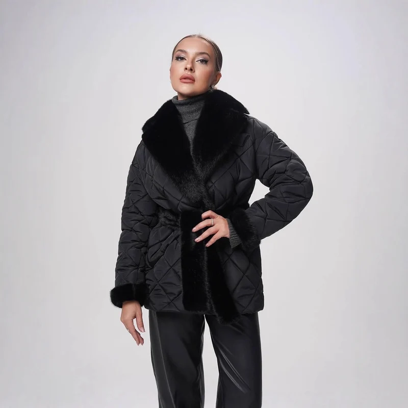 Damen Steppmantel mit Fellbesatz und Taillengürtel Nord Taschen