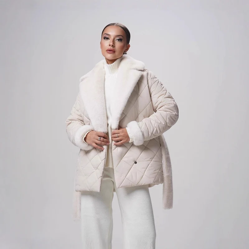 Damen Steppmantel mit Fellbesatz und Taillengürtel Nord Taschen